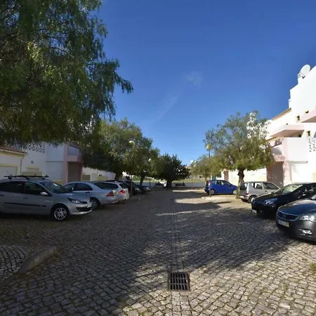 Apartment Ferreiras, Excellent Duplex In With Pool Ferreiras
