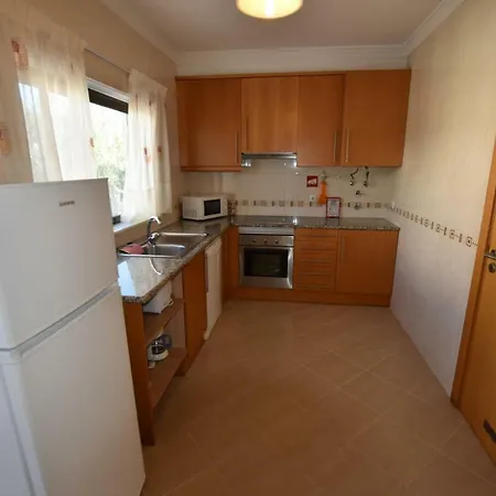 Appartement Ferreiras, Excellent Duplex In With Pool